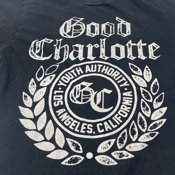 Good Charlotte Black T-shirt missing size tag - fits like small - Picture 2 of 5
